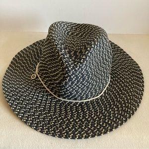 Marilyn Monroe hat ..unfortunately  was just a tad too small for my big head 😅